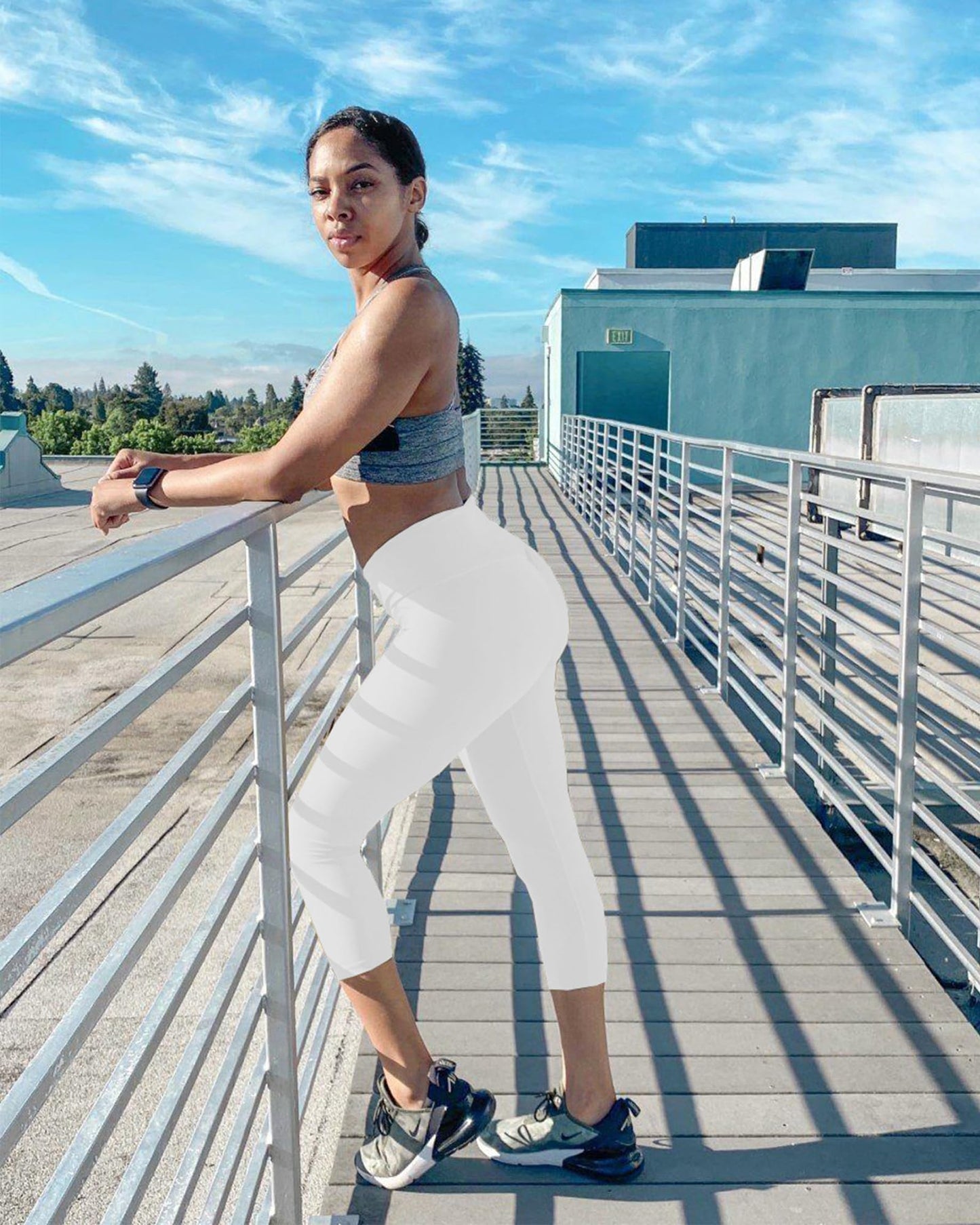 TNNZEET Capri Leggings for Women - Black Leggings with Pockets Tummy Control High Waisted Yoga Pants Workout Cycling Leggings