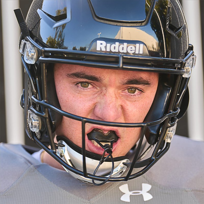 Under Armour Sport Mouth Guard Sports for Football, Lacrosse, Basketball, Hockey, Boxing, MMA, Jiu Jitsu, Includes Detachable Helmet Strap, Youth & Adult. Protectar Bucal, Black