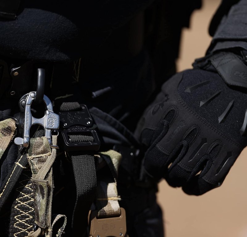 Ironsight Sensor Gloves - Touchscreen Compatible Gaming Gloves for Precision Control