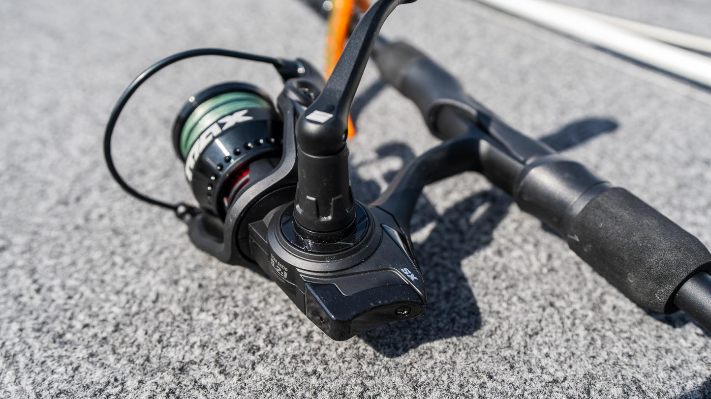 Abu Garcia 7' Max SX Spinning Reel and Fishing Rod Combo, Size 2000 Reel, 7 Stainless Steel Ball Bearings, Smooth Oil Felt Front Drag System, 24 Ton Graphite Rod Blank