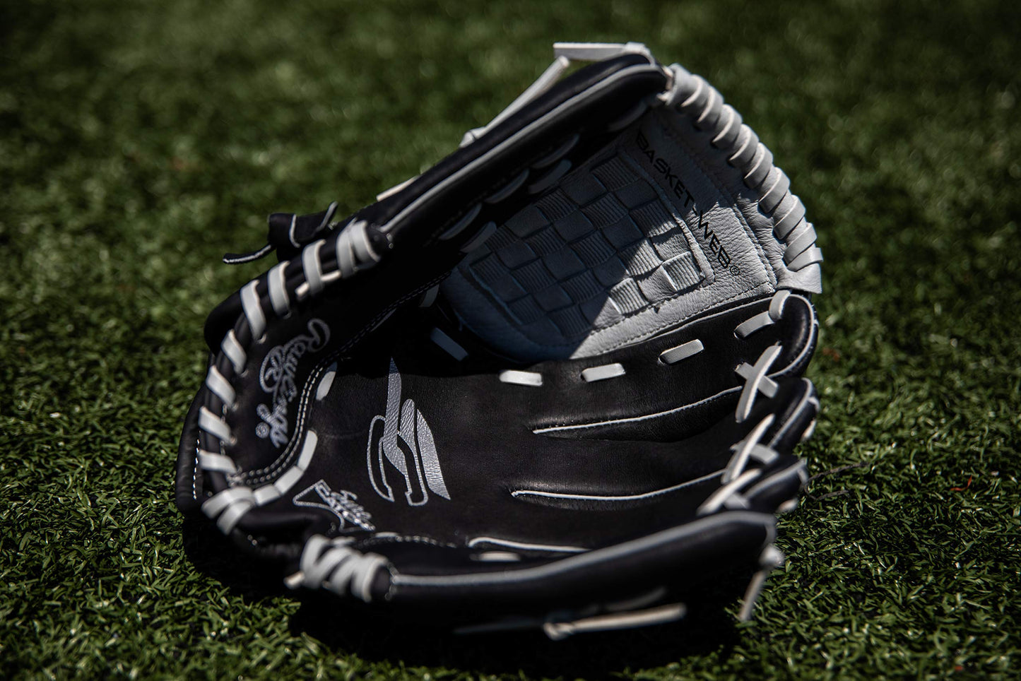 Rawlings | SURE CATCH T-Ball & Youth Baseball Glove | Right Hand Throw | 9.5" | Black/Grey