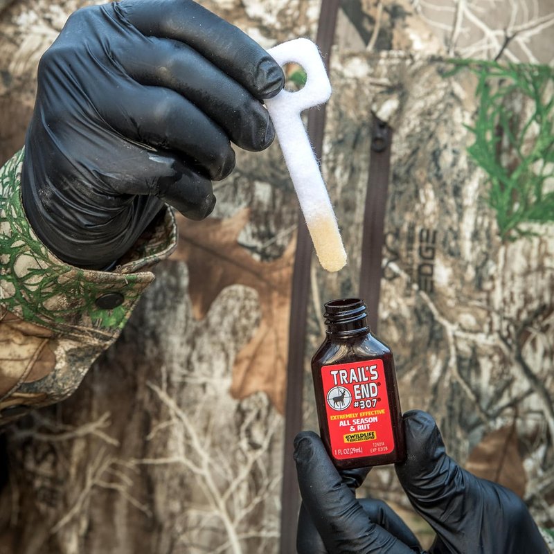 Trail’s End #307 Buck Lure - All-Season Doe Estrus Scent with Complex Blend | 1 FL OZ Bottle + 2 Key-Wicks