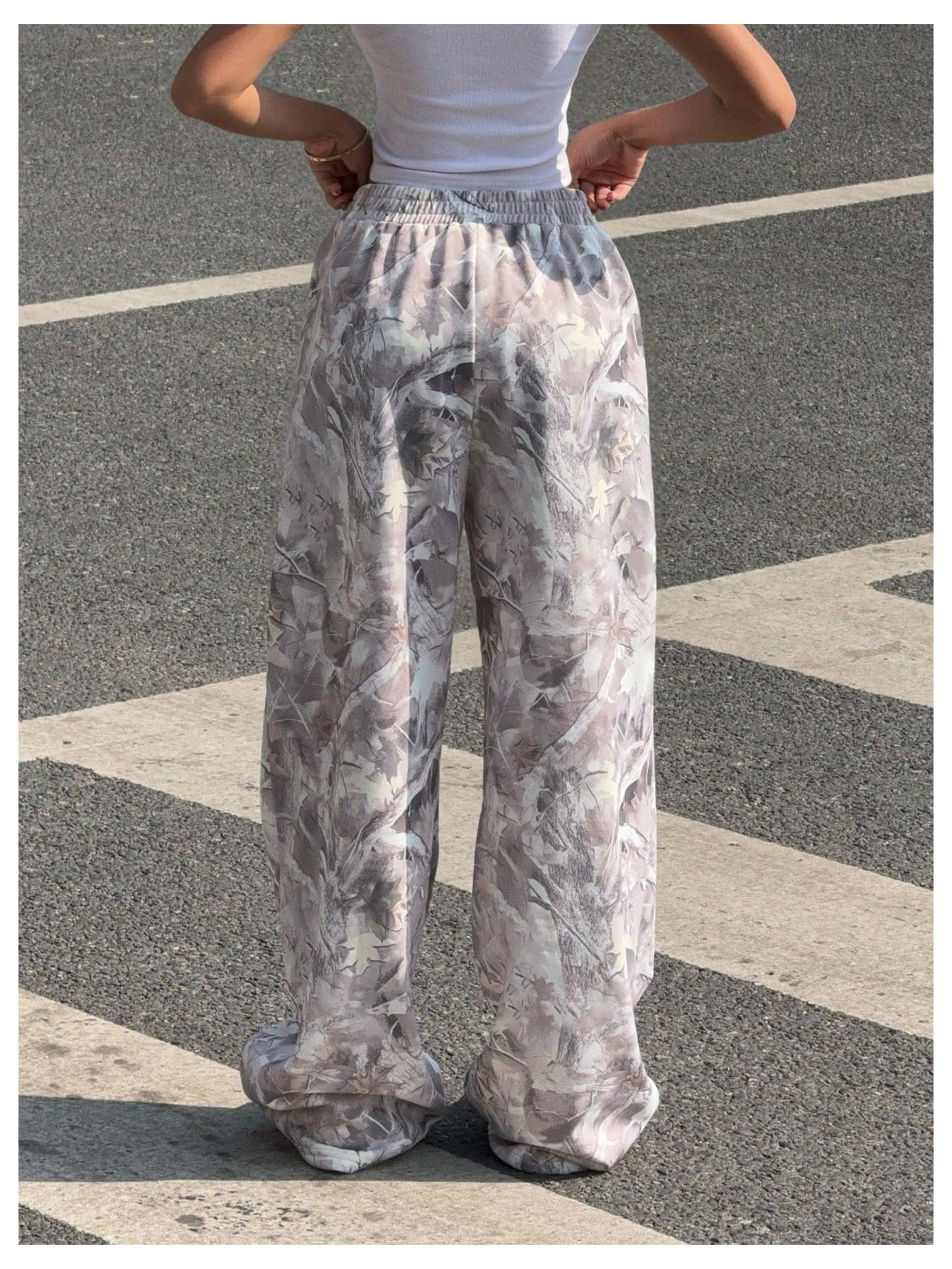RoseSeek Women's Y2K Camo Maple Leaf Print Sweatpants Baggy Hip Pop Elastic Waist Long Pants Streetwear Multicolor X-Large