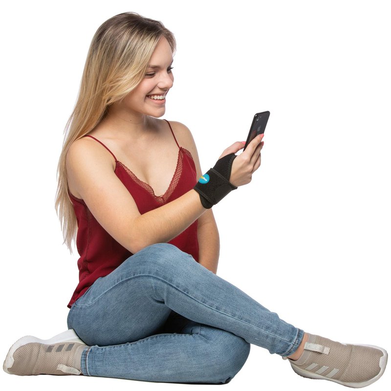 ComfyBrace Premium Lined Wrist Wrap/Carpal Tunnel Wrist Brace/Arthritis Hand Support - Fits Both Hands - Adjustable - Fitted (Day Brace, One Size)