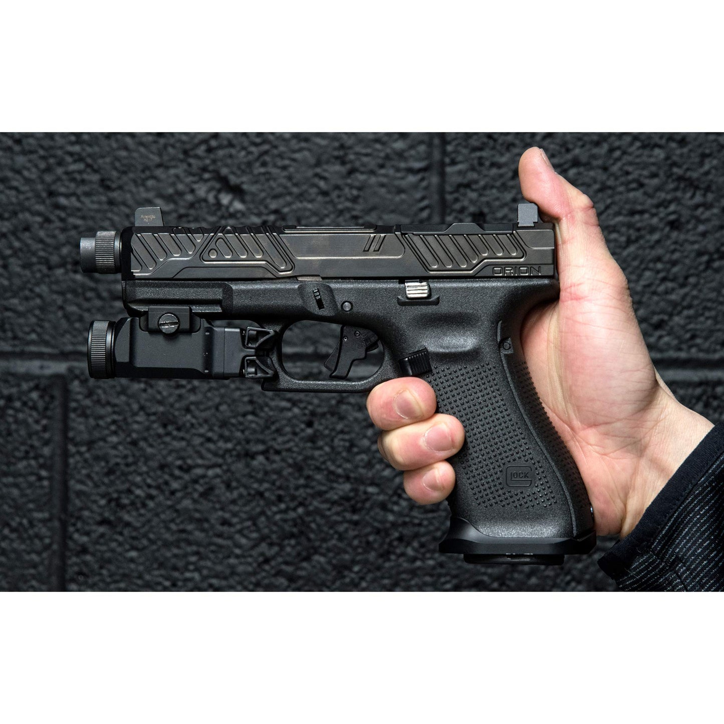 UTG Sub-Compact Pistol Light, 200 Lumen, Picatinny Mount