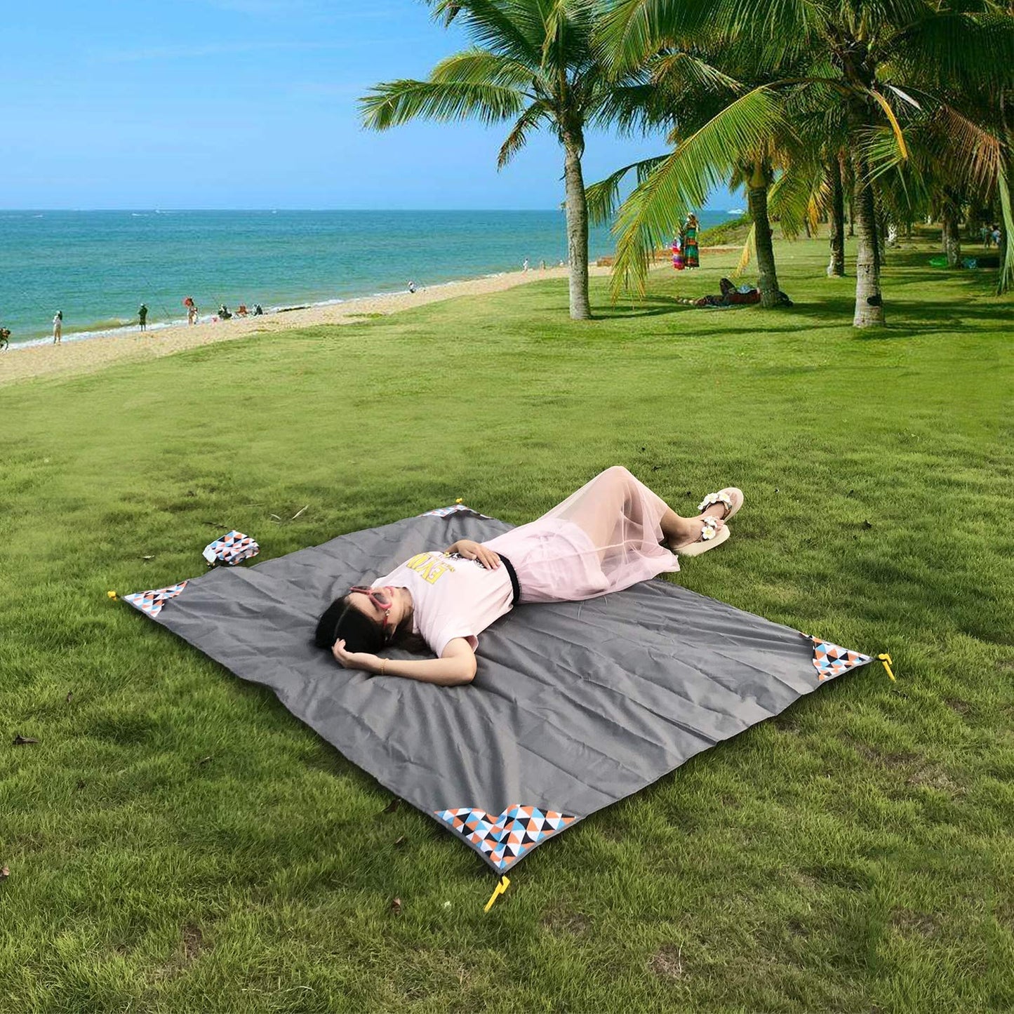 HZJOYUE Foldable Beach Blanket (71" x 55") -Compact, Lightweight SandProof Pocket Blanket Best Mat for The Beach, Hiking, Camping,Travel Festivals with Loops, Stakes, Carabiner