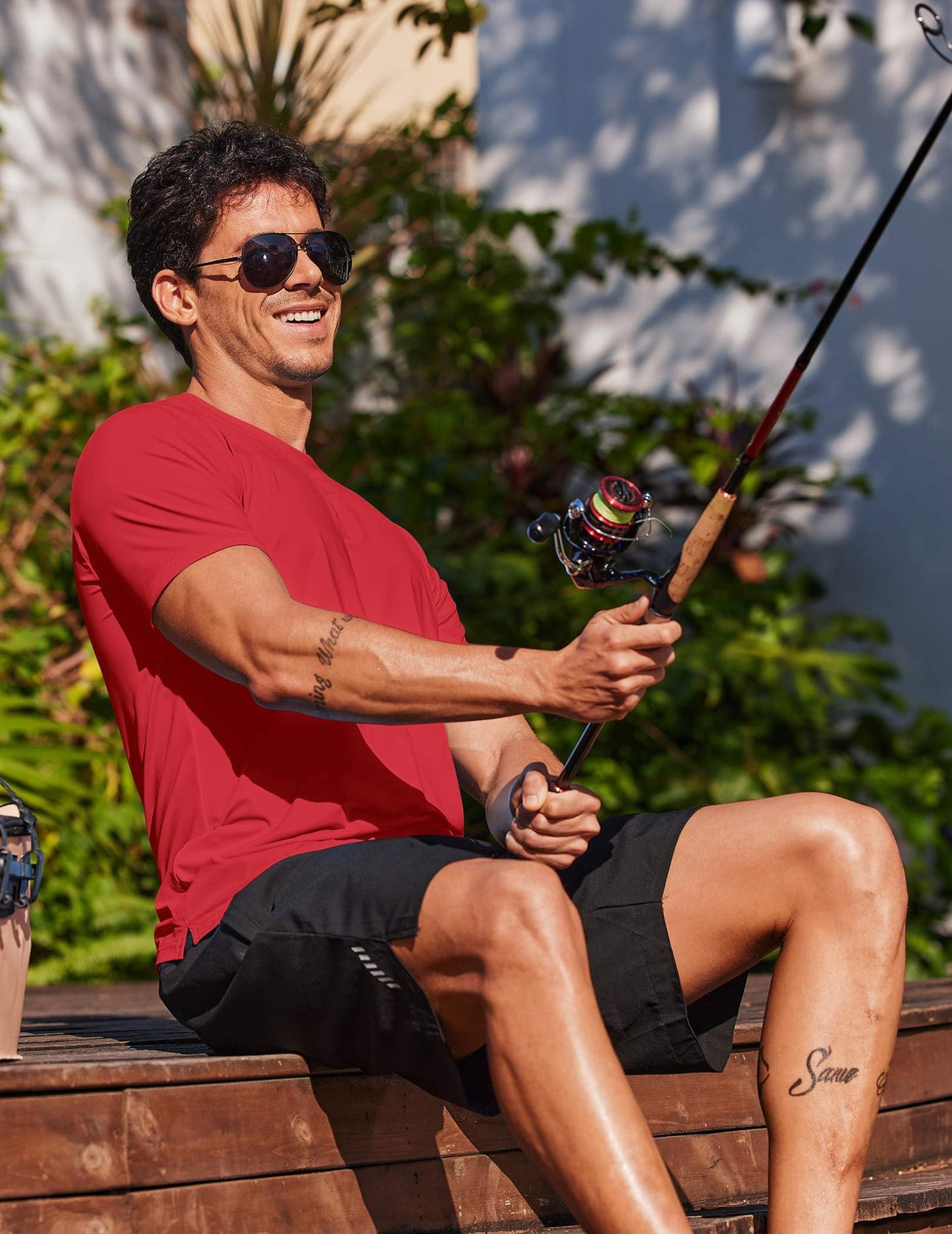 COOFANDY Mens Swim Shirt Short Sleeve UPF 50+ Sun Protection Shirt Quick Dry Tee Shirts Red