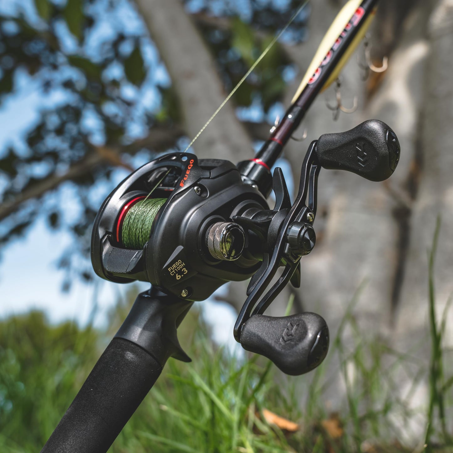 Daiwa Fuego CT Low Profile Baitcasting Reel – Aluminum CT Frame, Air Rotation System & Magforce Braking, Left/Right Hand Options
