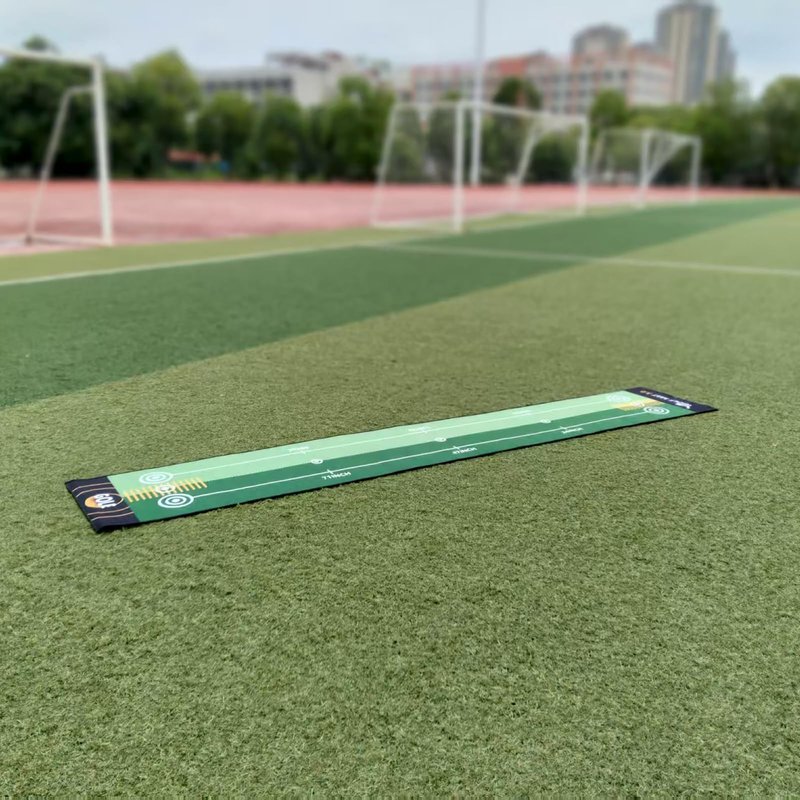 1 Piece Green Golf Mat, Size 19.69 Inch x 116 Inch, Portable Washable Non-Slip Putting Green Mat, Suitable for Home, Office, Outdoor Use, Party Team Building Activities.