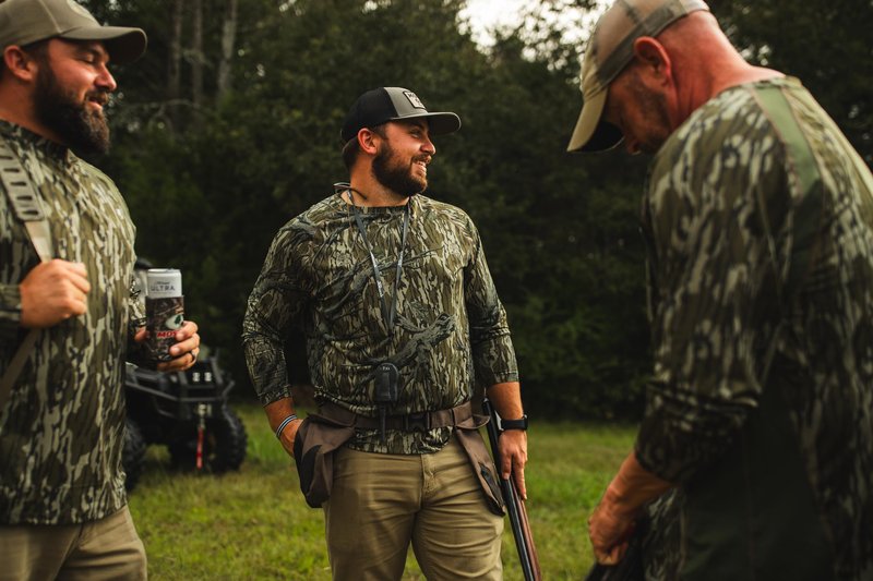Mossy Oak Men's Hunting Shirt Camo Clothes Long Sleeve, Large, Country Roots