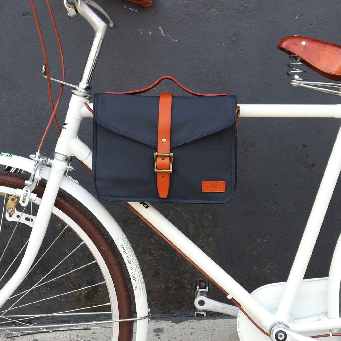 TOURBON Bike Handlebar Bag Bicycle Panniers Tablet Holder Case with Shoulder Strap - Canvas and Leather