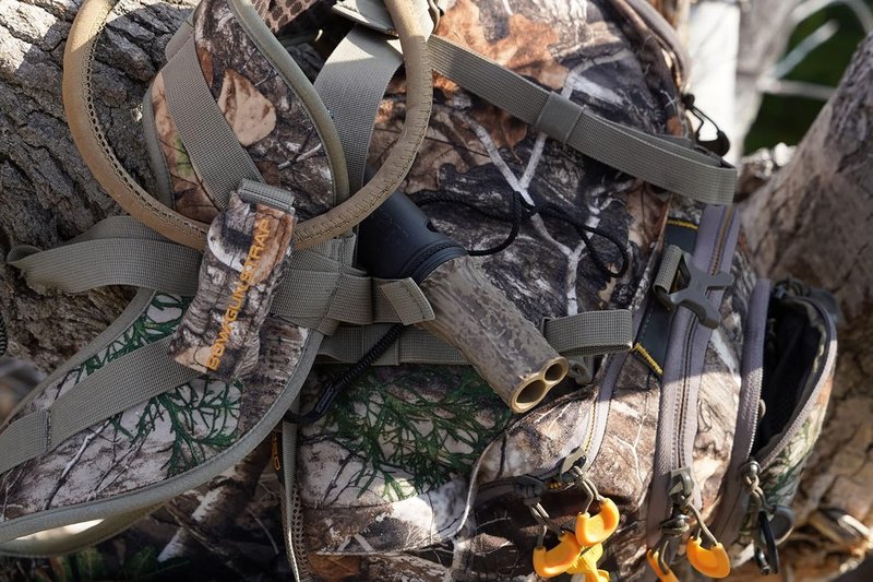 Realistic Deer Game Call - Flextone Compact Buck Collector with Volume Control for Outdoor Hunting