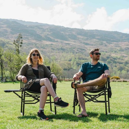 SUNNYFEEL Oversized Camping Directors Chair, Portable Folding Lawn Chairs for Adults Heavy Duty with Side Table,Pocket for Beach, Fishing,Picnic,Concert,Tailgating，Outdoor Foldable Camp Chair