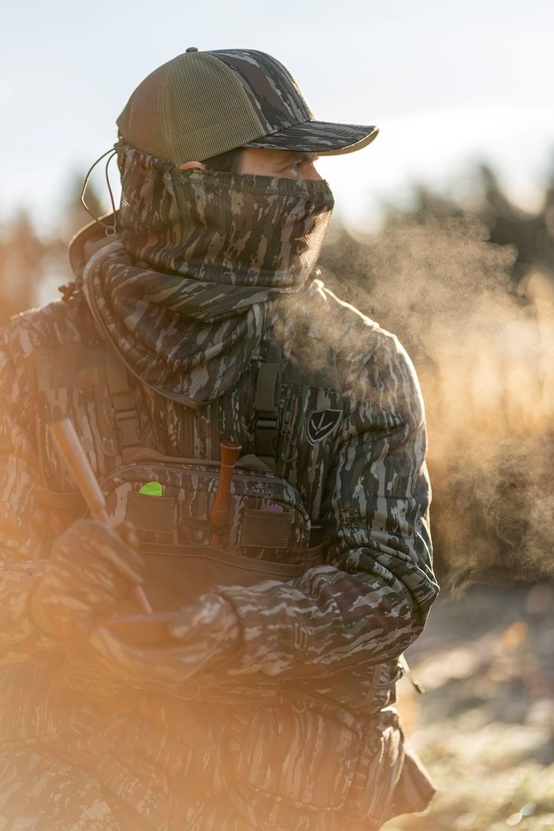 BLOCKER OUTDOORS Lightweight Finisher Face Mask and Neck Gaiter for Hunting (MO Bottomland Original)