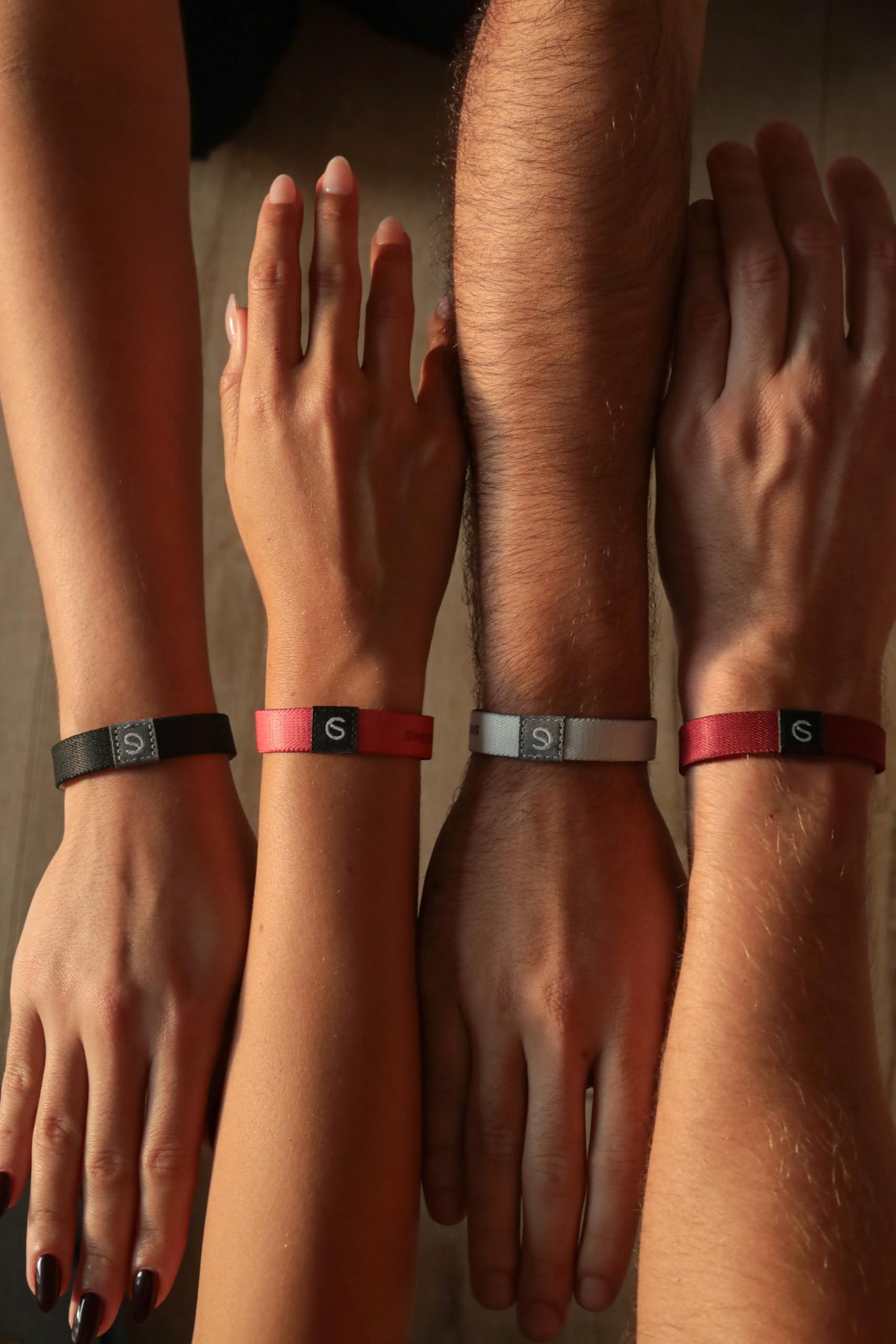 Single Connections Wristband – GO FOR IT | Lifetime Membership Included | Unisex Elastic Bracelet for Men & Women | Wear Anywhere | (Black & White, Small)