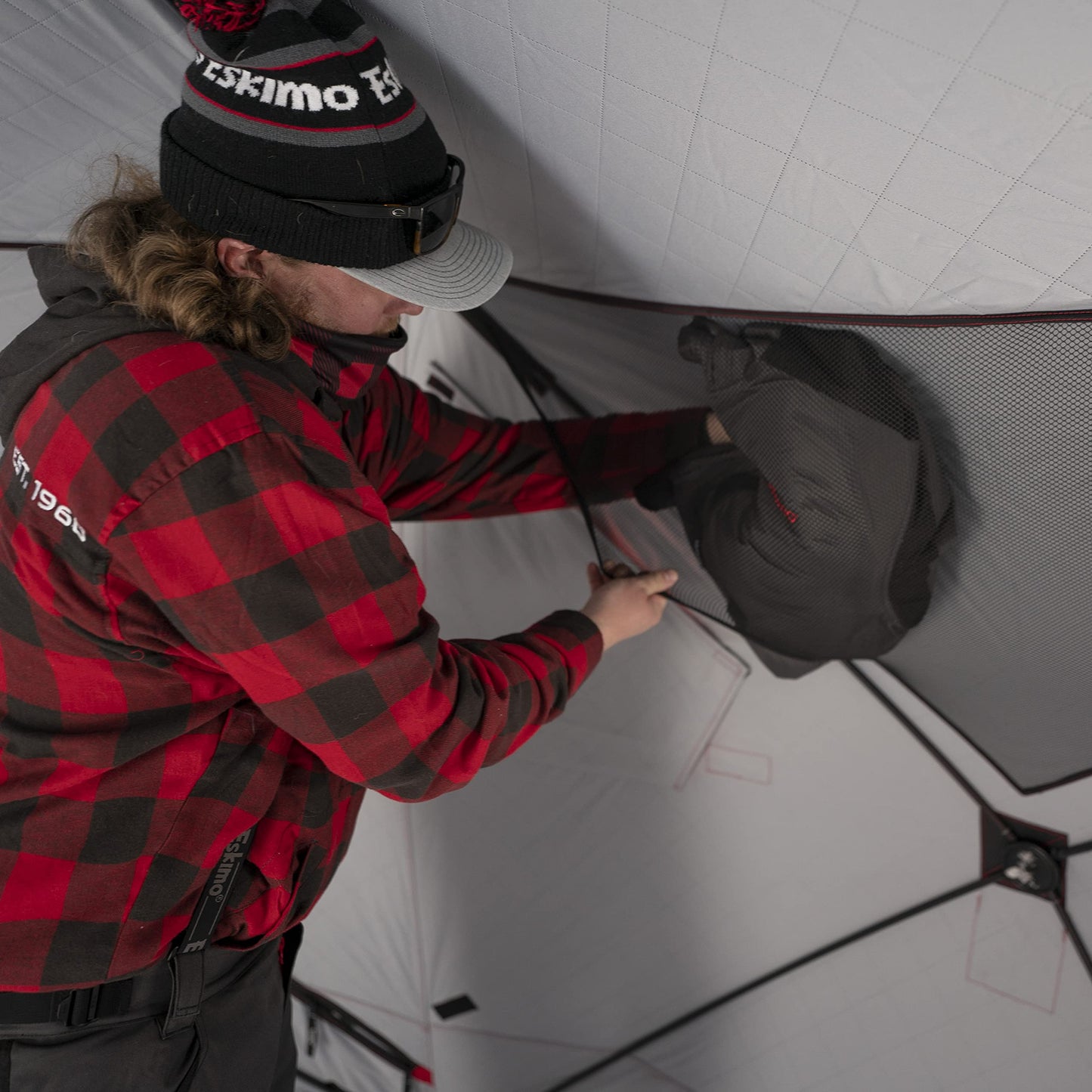 Eskimo Outbreak™ 350XD, Pop-Up Portable Shelter, Red/Black, 3-4 Person, 40350 , 126" x 126"
