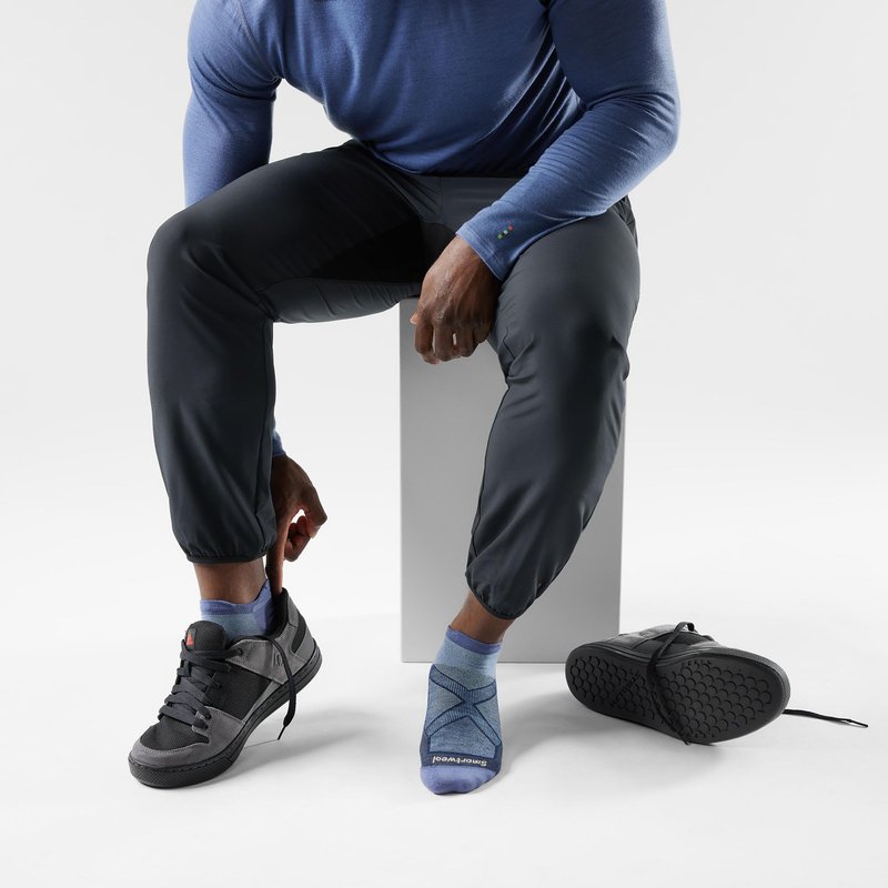 Smartwool, Men's, Bike Zero Cushion Low Ankle Socks, Nightfall Blue, Large