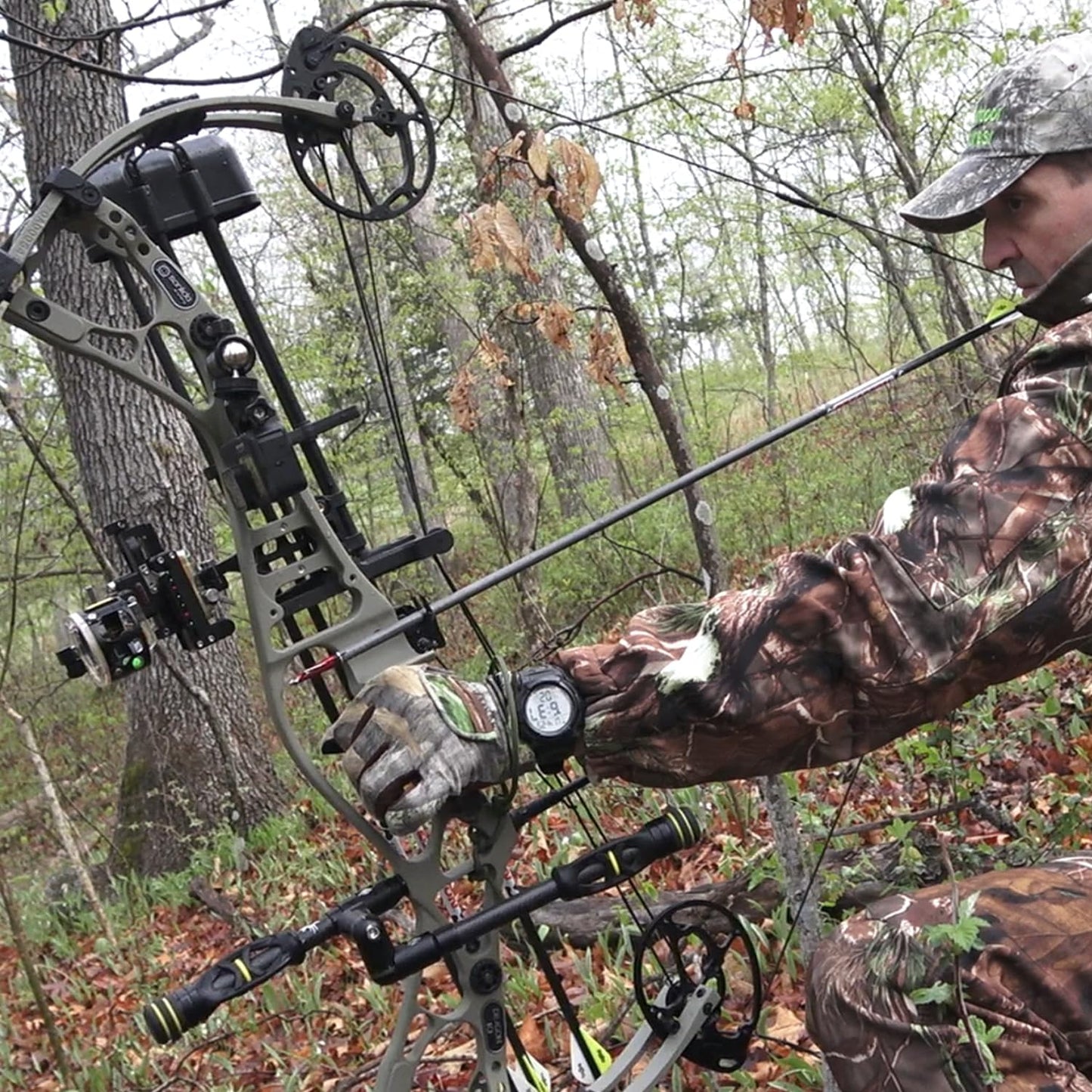 Sanlida 2024 Dragon 10 Flagship Top of The Line Hunting Compound Bow Kit for Adults and Advanced Archers, IBO Speed 340 FPS, Limited Life-time Warranty (Large Cam(30"-32"), Black, 60-70#)