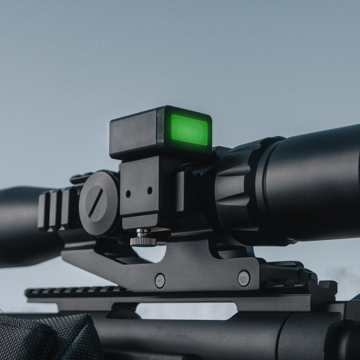 Shooters Global SG Pulse | Precision Shooting Assistant. Electronic Anti Cant Level, Elevation Angle Indicator, MOA Indicator, Captures Shots & Free Mobile app with Extra Features (Picatinny), Black