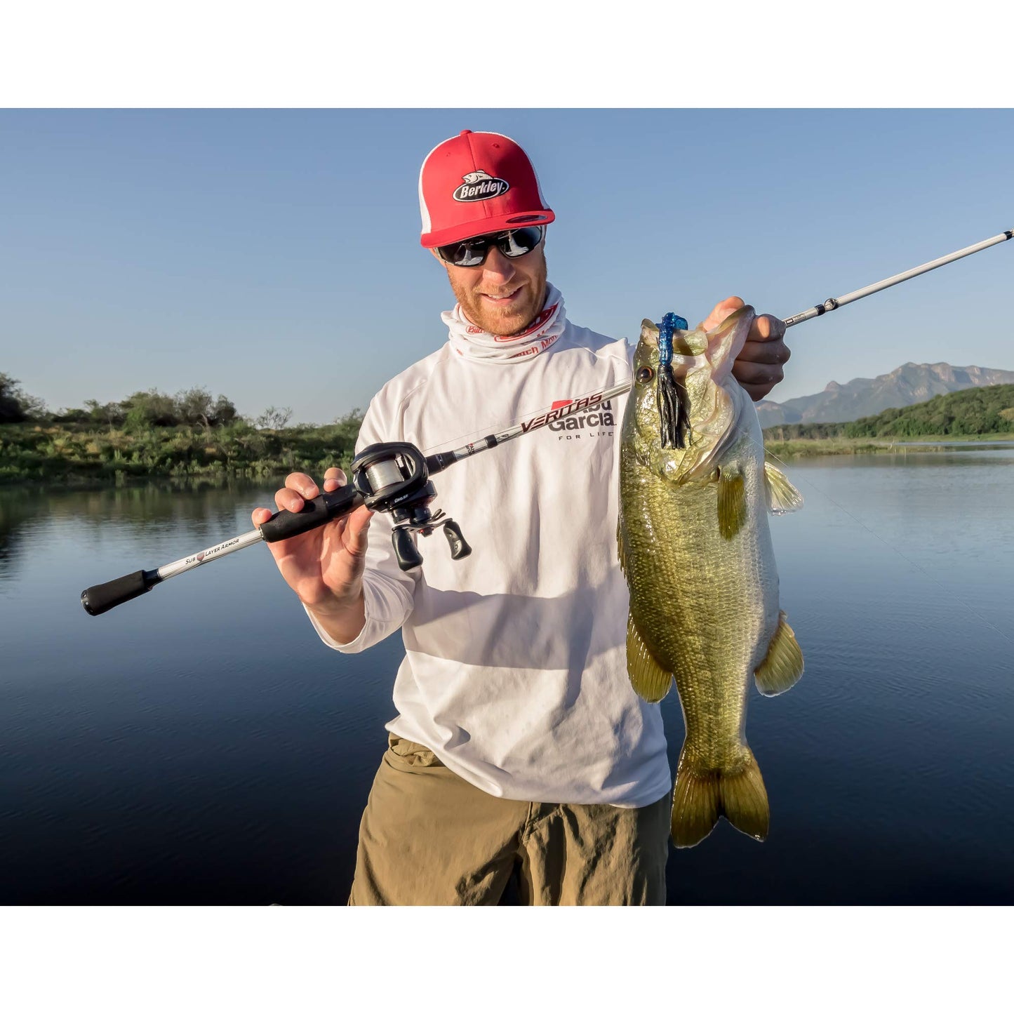 Abu Garcia 7’ Ambassadeur S Fishing Rod and Reel Baitcast Combo, 1+1 Ball Bearings for Smooth Operation, 7’ 1-Piece Rod