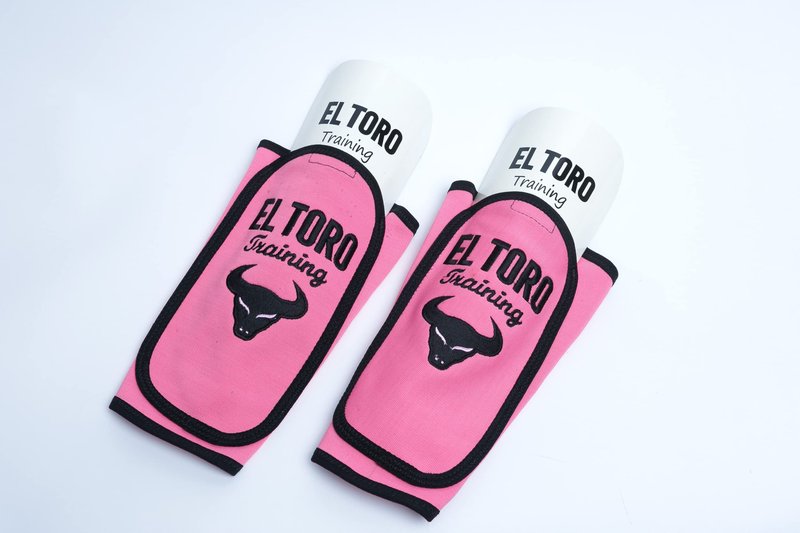 El Toro The Ankle Weight reinvented, 1lb,1.5lb,2lb Wearable Weight System for Dancers, Yoga, Pilates, Swimming & Fitness Enthusiasts of All Sports & Activities (1.5lb Small, Pink)