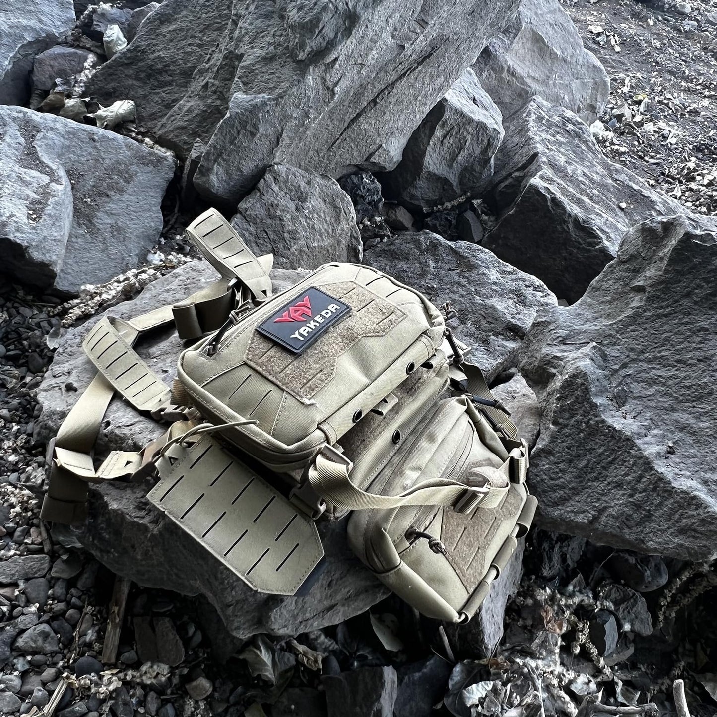 YAKEDA Tactical Chest Mini Rig Vest with Magazine Pouch Adjustable Detachable Laser-cutting Molle Modular Chest Vest (Light black)