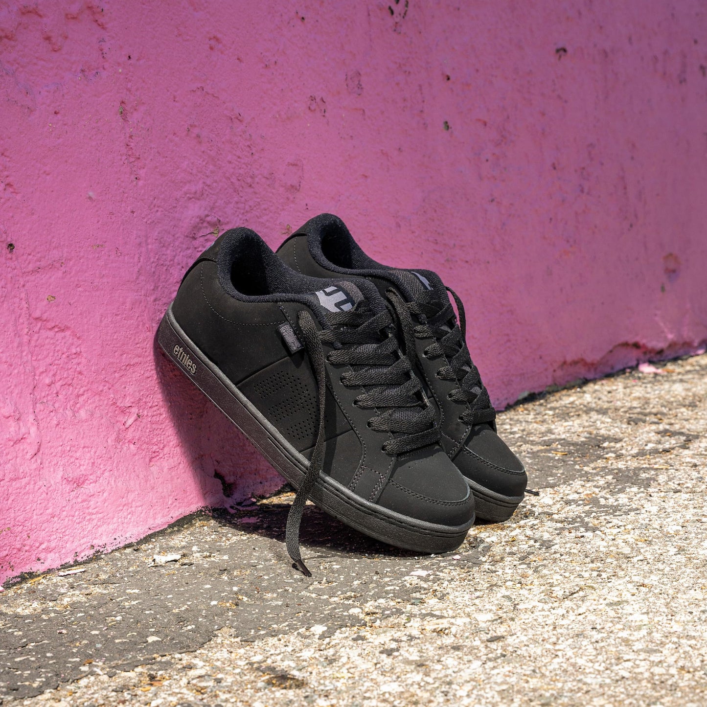 Etnies Kingpin - Classic Skate Heritage Fashion Style with on-Trend Puffy Look, Reinforced Cupsole - Black/Black - 10.5