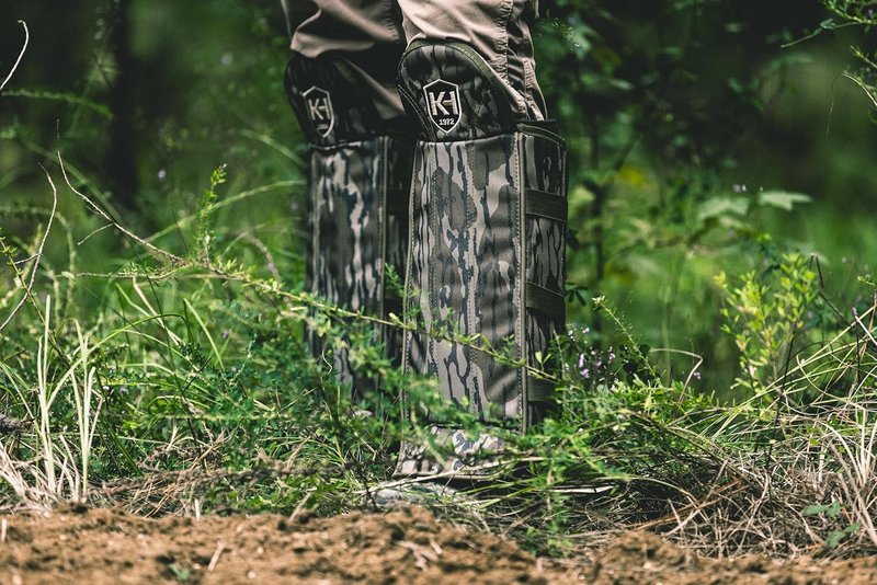 Mossy Oak® Snake Gaiters - Lightweight Protection for Outdoor Adventures | Camouflage Design