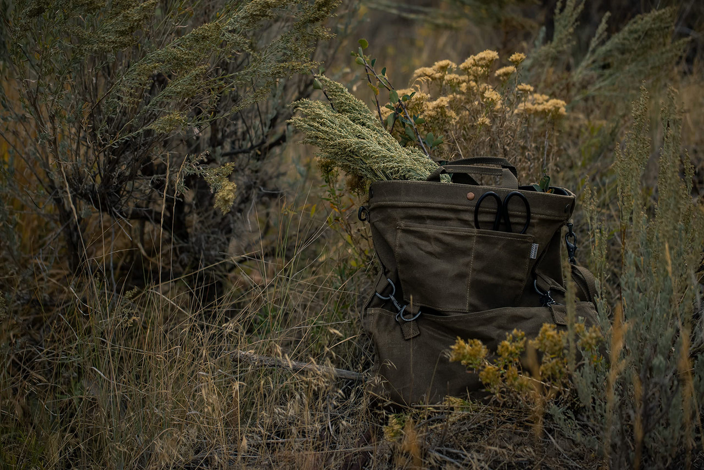 Barebones Harvesting and Gathering Bag - Foraging, Harvest and Fruit Picking Bag with Convertible Straps - Water-Resistant Waxed Canvas Gardening Tool Bag (Dark Khaki)