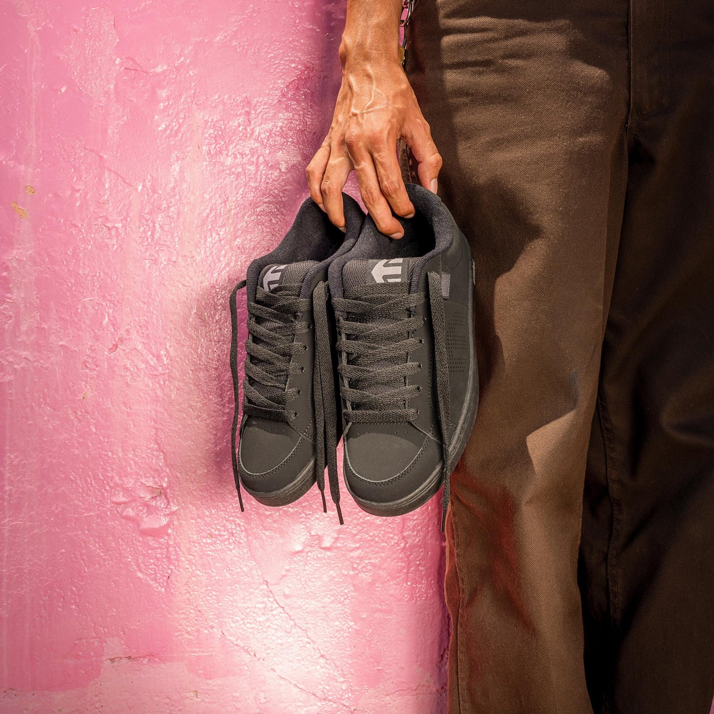 Etnies Kingpin - Classic Skate Heritage Fashion Style with on-Trend Puffy Look, Reinforced Cupsole - Black/Black - 10.5