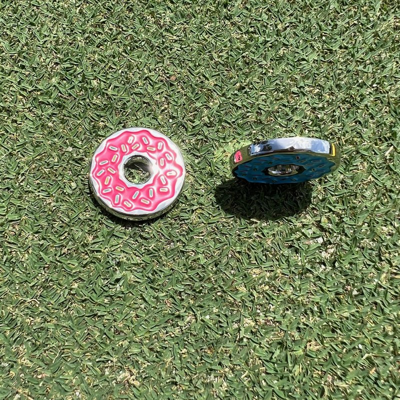 E9 GOLF Sprinkle Donut Golf Ball Marker - Unique & Fun Golf Ball Markers - Golf Accessories for Men and Women - 1.25" Ball Mark - Strawberry