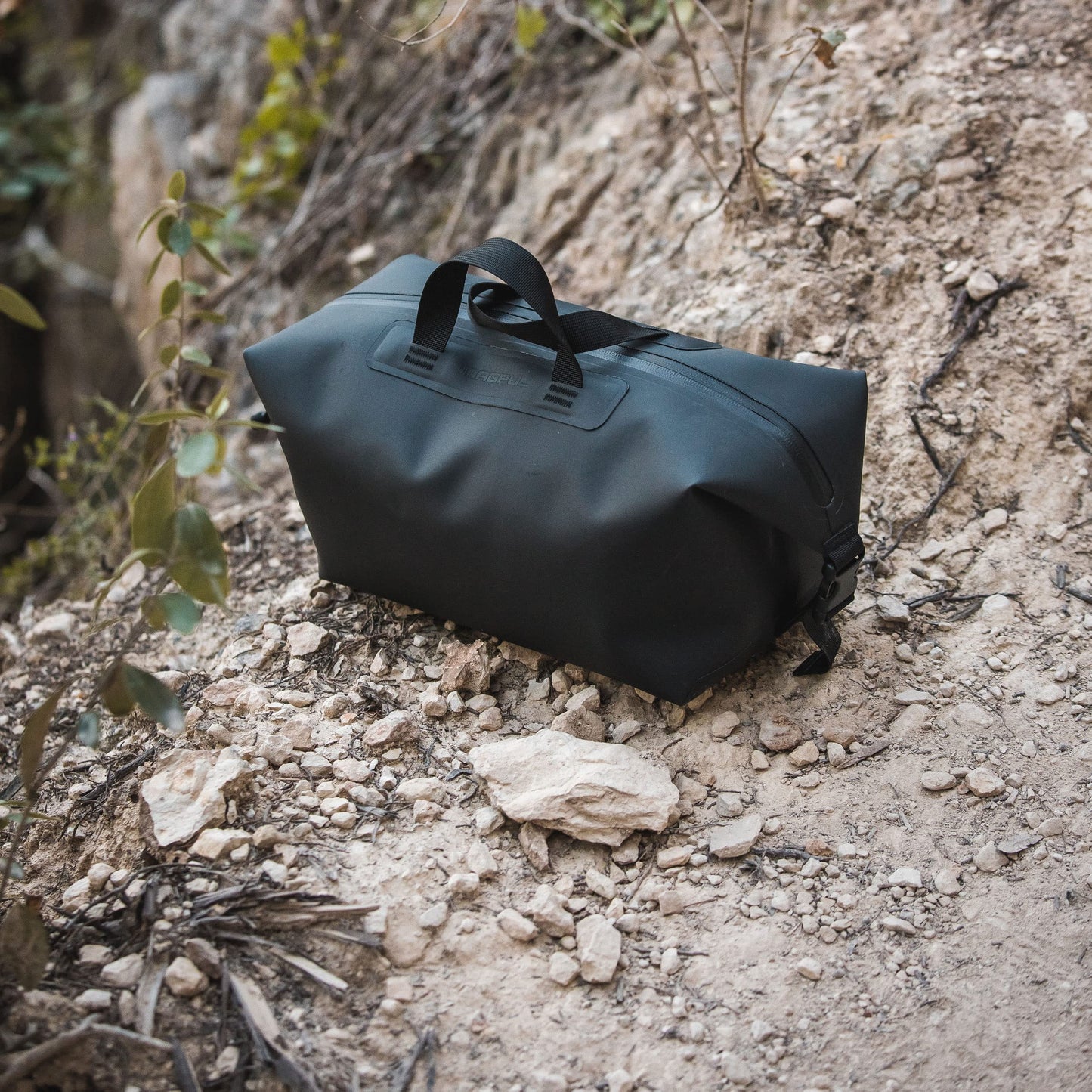 Magpul DAKA Takeout Large 8.88L Tactical Bag All-Purpose Durable Water-Resistant Heavy Duty Zipper Pouch, Black