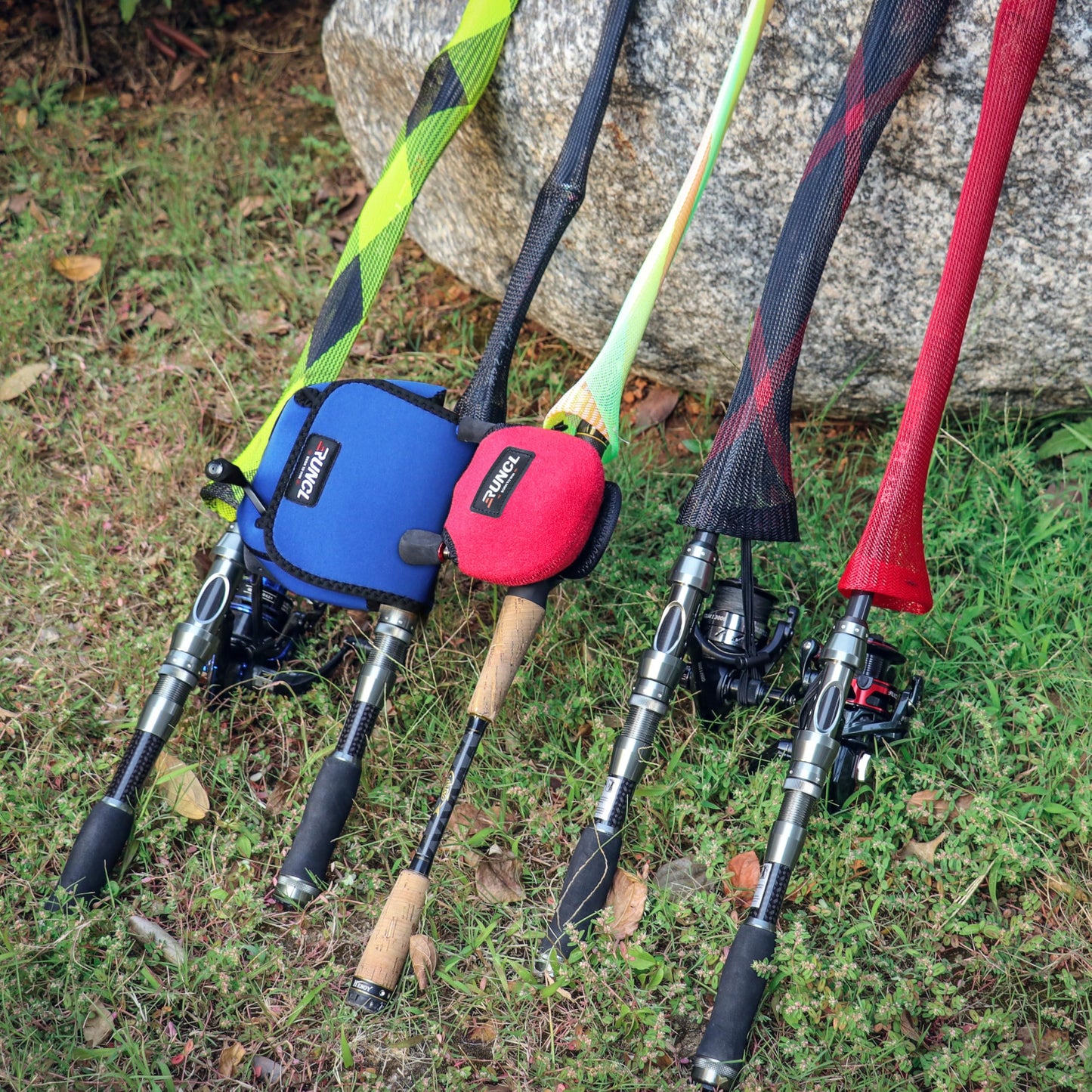 RUNCL Spinning Rod Socks, Fishing Rod Sleeves, Fishing Pole Sleeves (Red&Black, 2pcs) & Spinning Reel Bags, Fishing Reel Covers (2pcs)