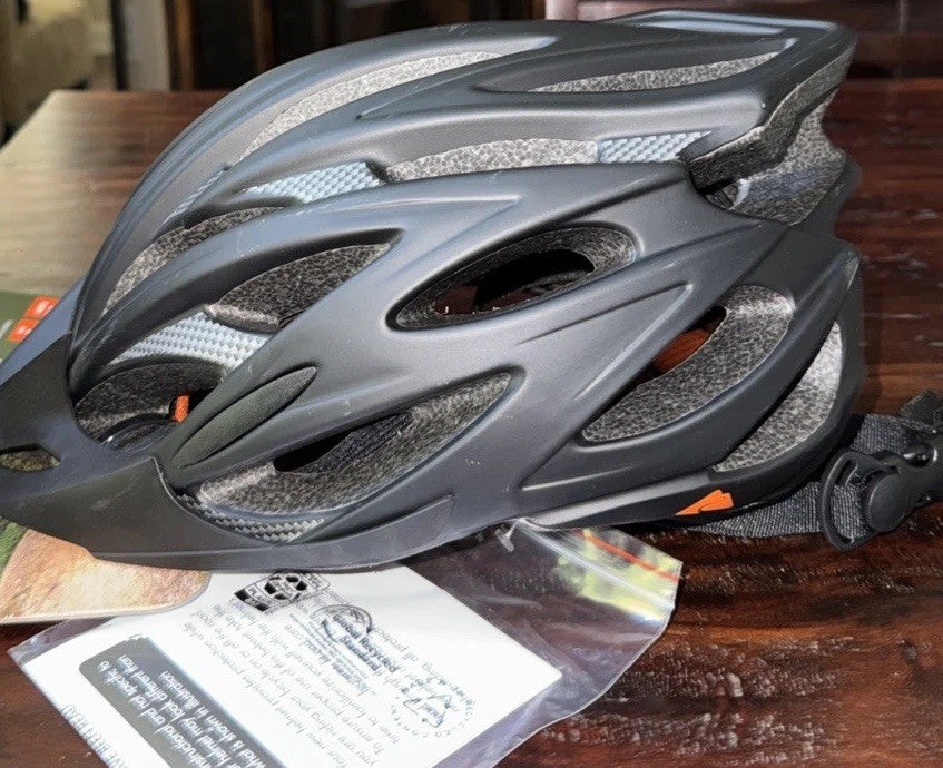 Lightweight Adult Helmet for Winter Sports, Size L, Safety Gear