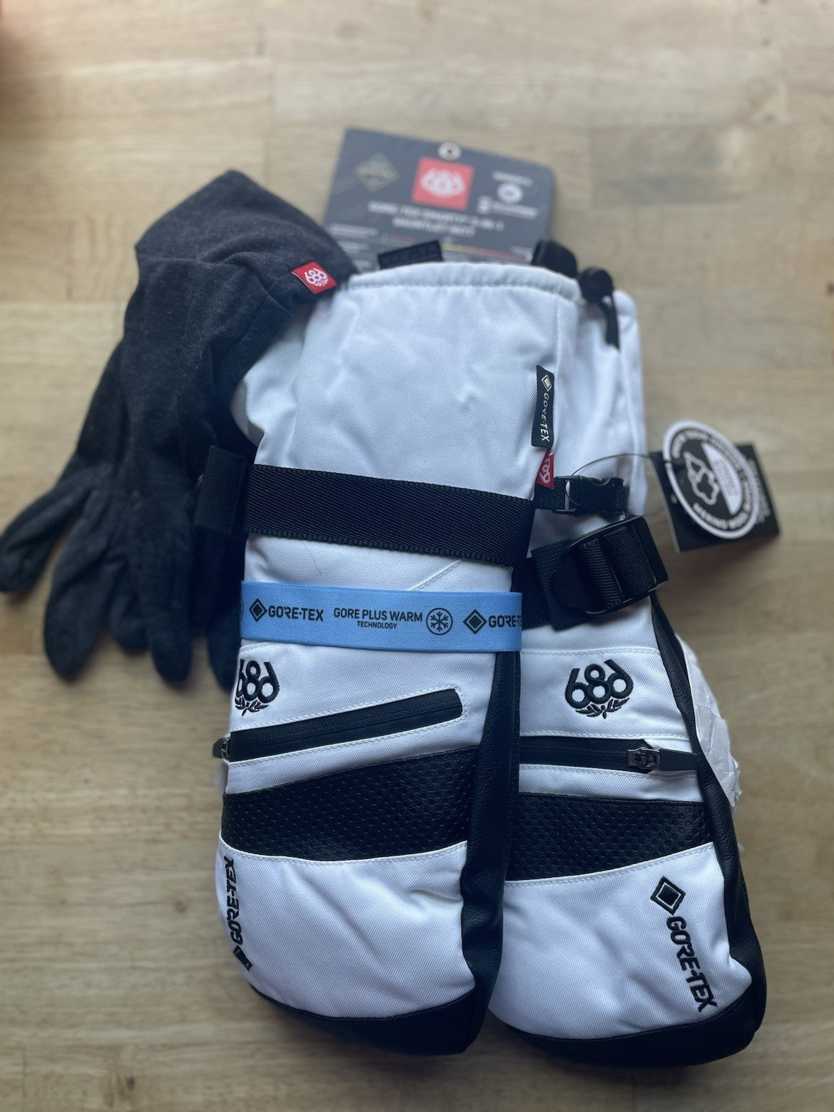 Women’s 3-in-1 GORE-TEX Ski & Snowboard Gauntlet Gloves Size Medium