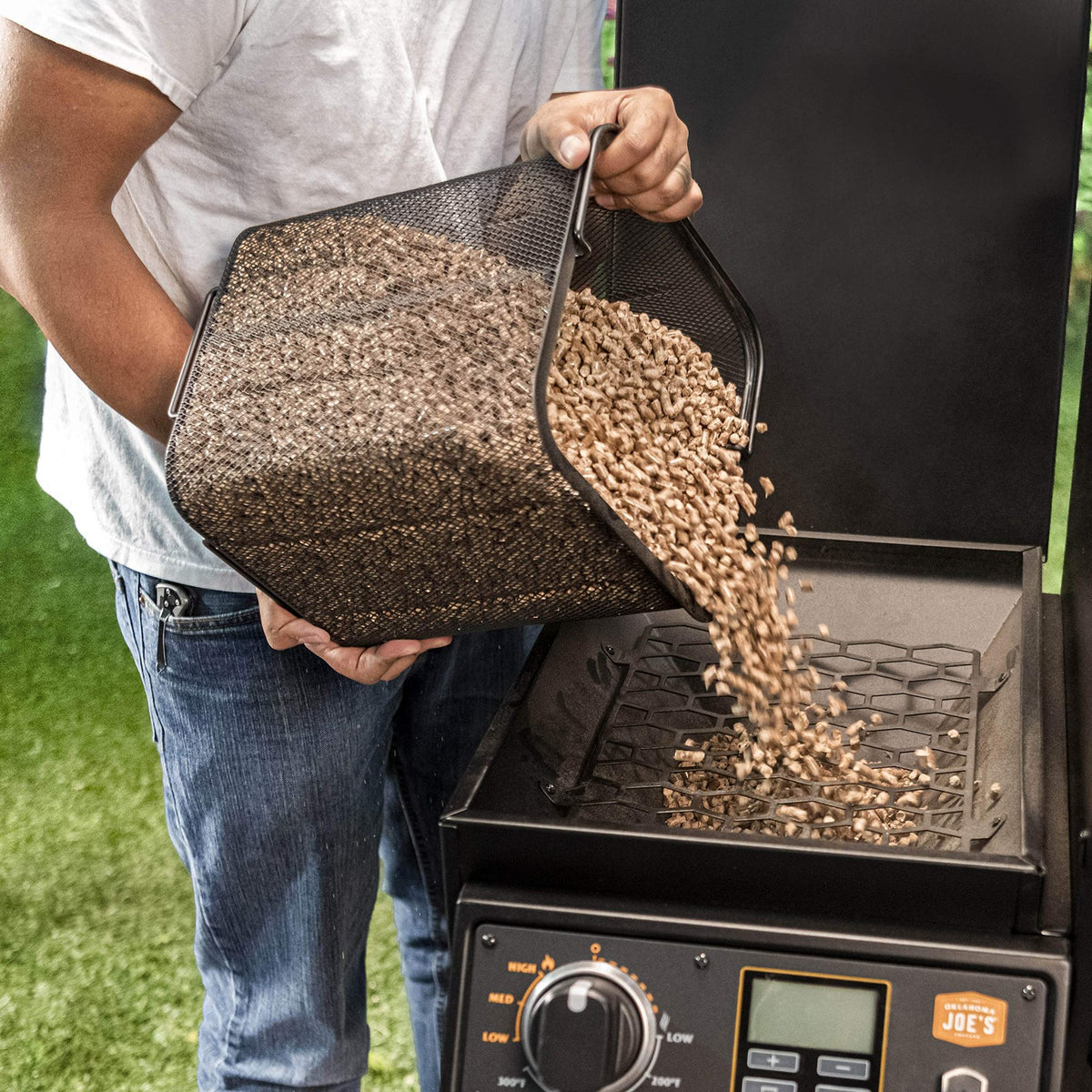 Pellet Storage Bucket for Wood Pellets - Weatherproof, Airtight, Heavy-Duty Plastic