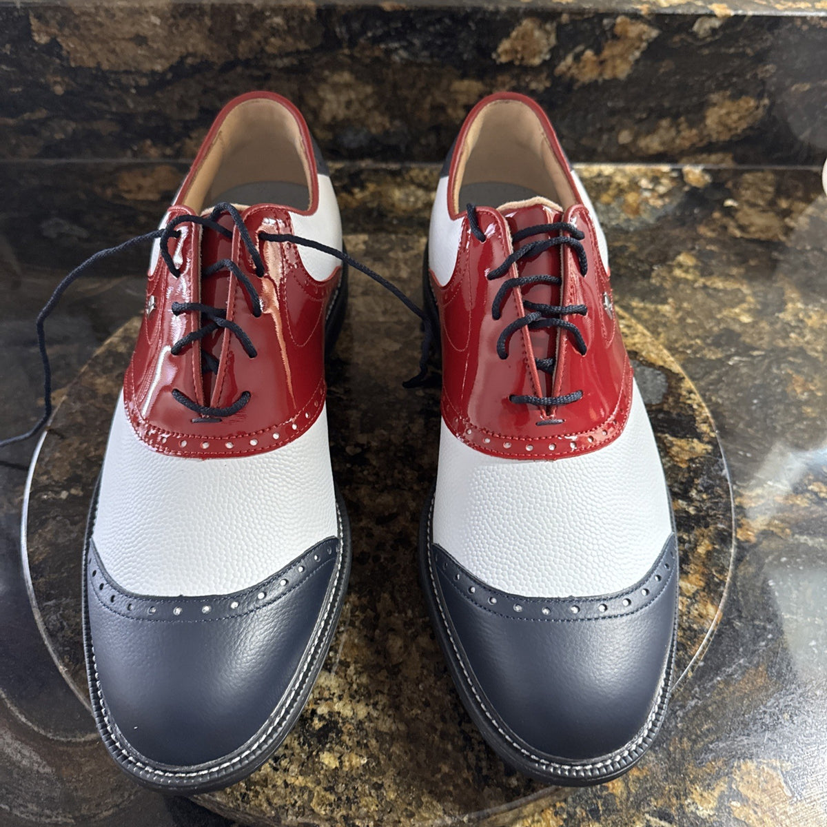 Men's Spikeless Golf Shoes - White Fresh Foam ROAV V2 for Comfort and Traction