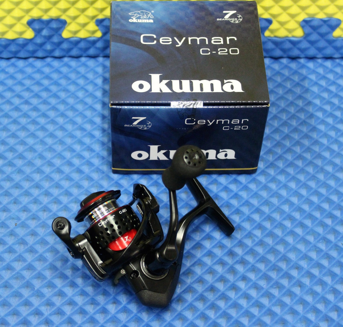 Lightweight Spinning Reel for Freshwater & Saltwater Fishing - Multiple Sizes