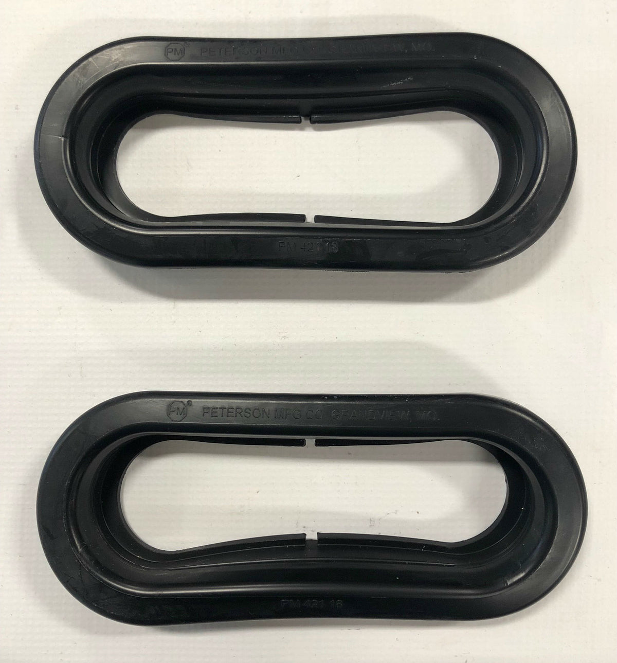 Oval Tail Light Grommet for Triton Trailer - 2 Pack