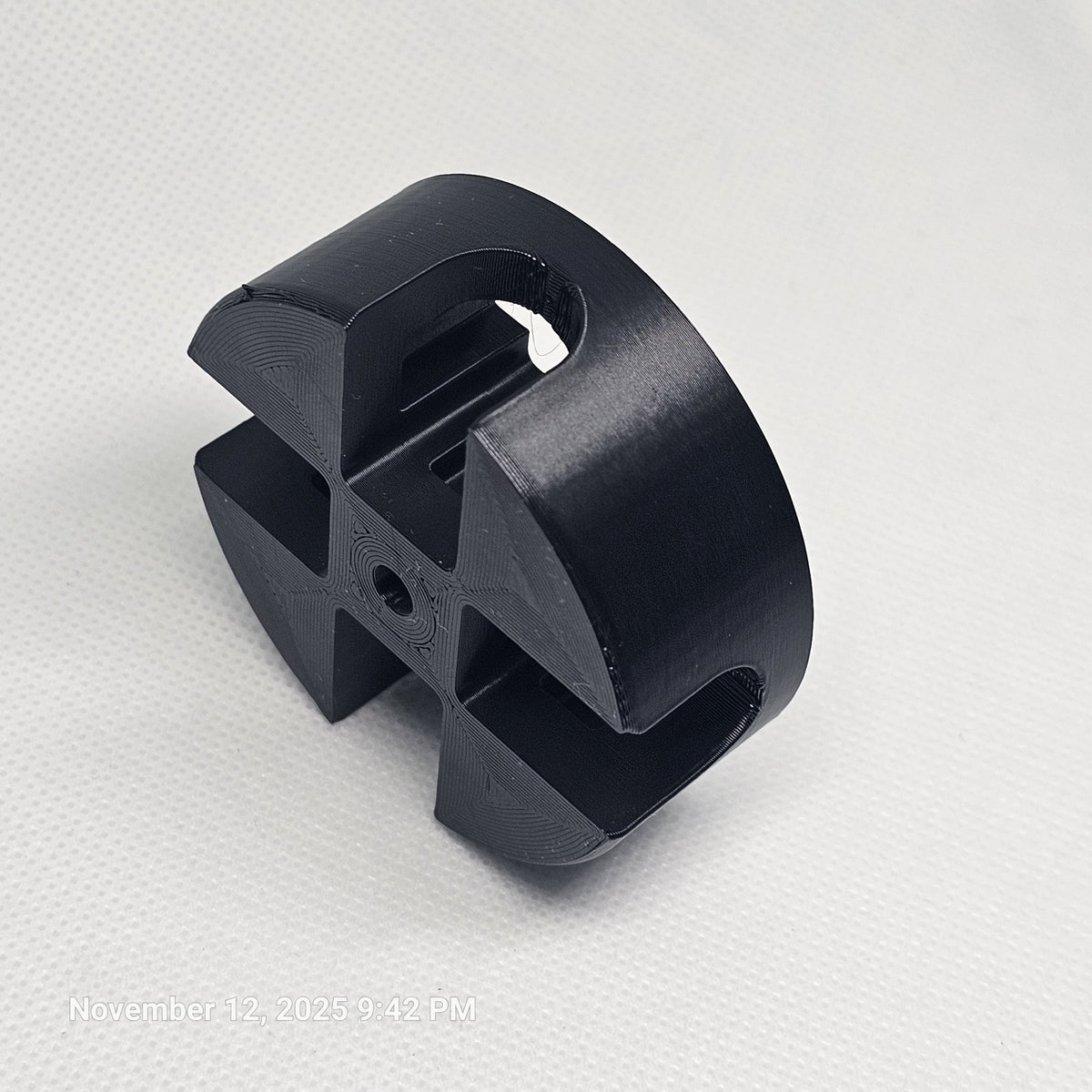 Ground Blind Hub for Hunting & Shooting Blinds - Muddy Compatible