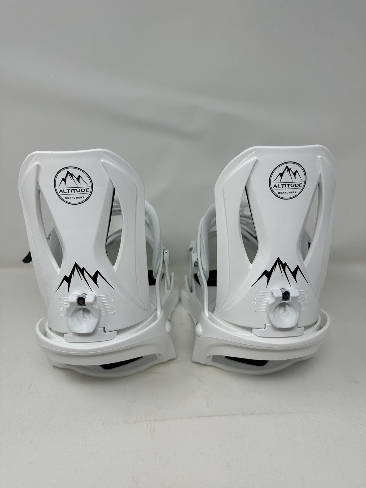 Mens Snowboard Bindings with 4x4 Mounting System - Fits Burton Boots S/M
