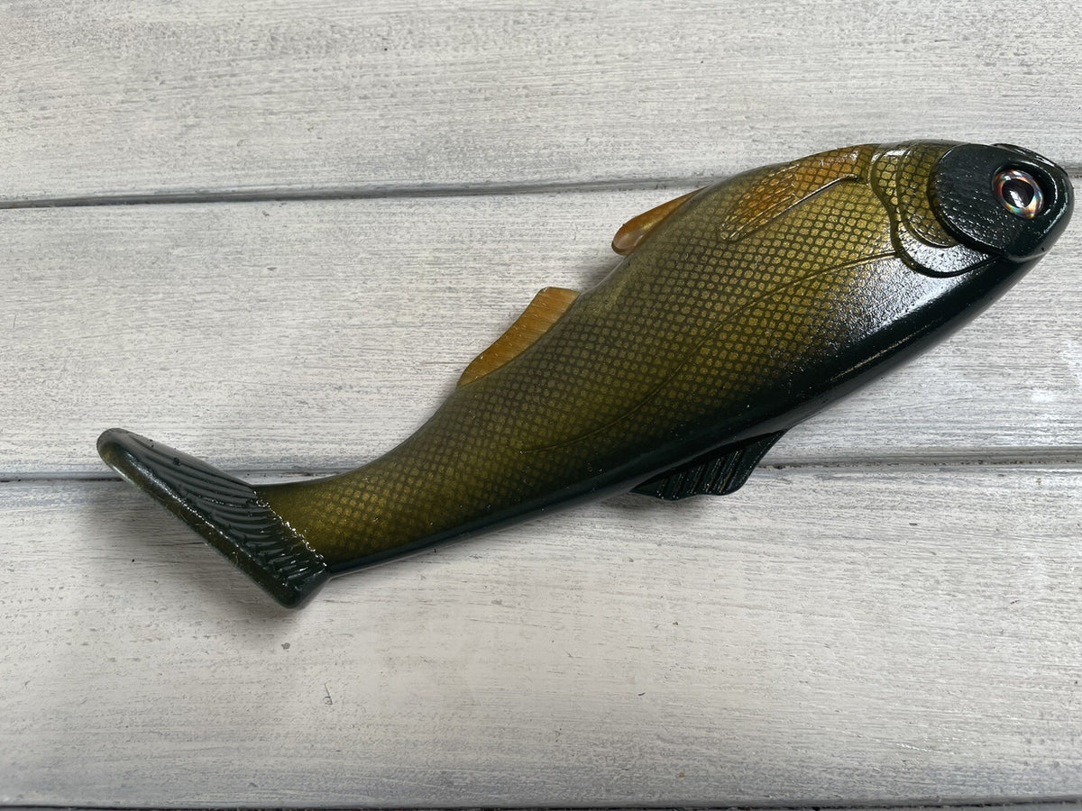 7.5-Inch Weedless Shad Soft Plastic Swimbait - Golden Shiner Fishing Lure