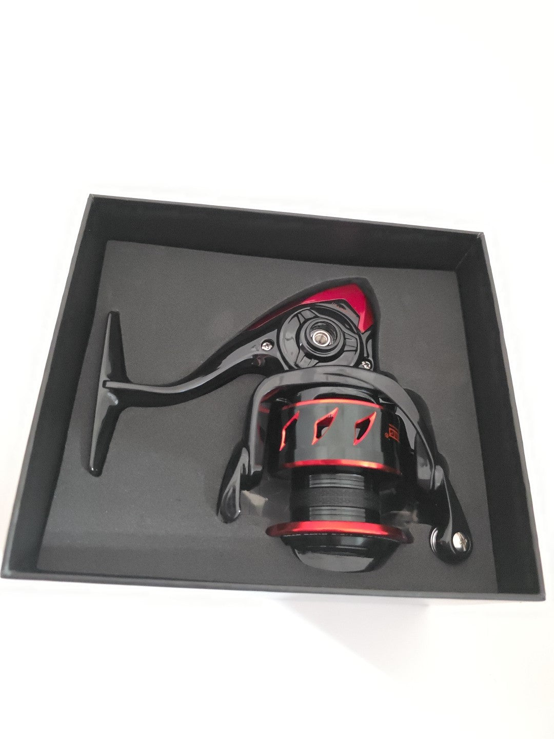 Spinning Fishing Reel 3000 Size Saltwater & Freshwater Reel with 39.5 lb Drag