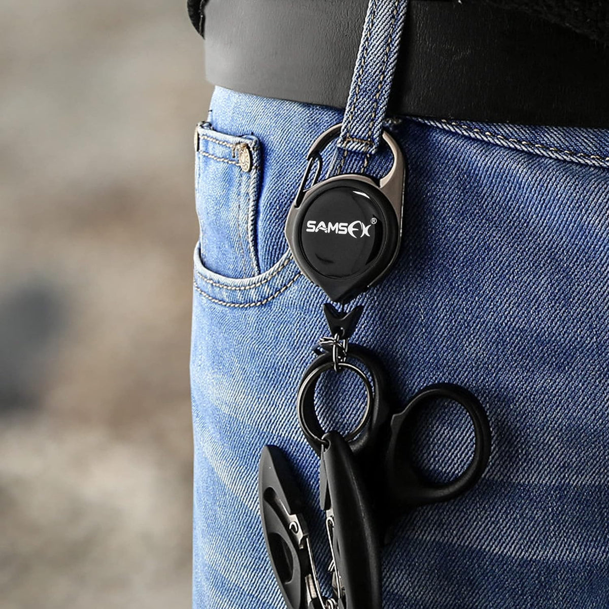 Fly Fishing Zinger Retractor with Carabiner - Saltwater and Freshwater Gear