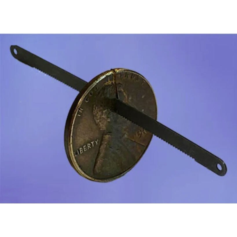 Concealed Survival Saw Tool for Escape and Rescue - Stainless Steel Mini Tool