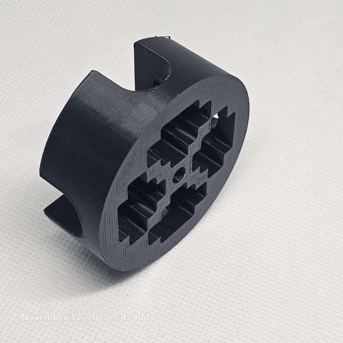 Ground Blind Hub for Hunting & Shooting Blinds - Muddy Compatible