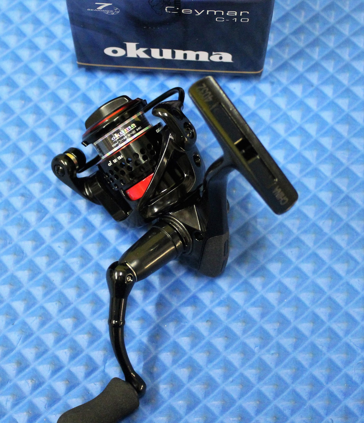 Lightweight Spinning Reel for Freshwater & Saltwater Fishing - Multiple Sizes