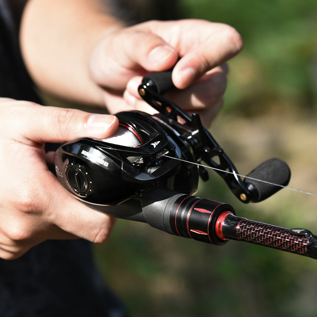 Baitcasting Fishing Reel 5.4:1 & 7.2:1 Gear Ratios, Compact & Durable