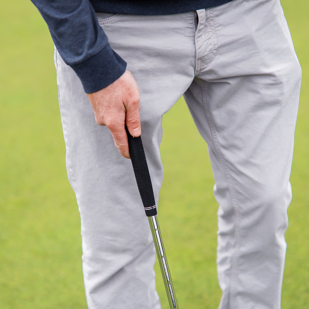 34-Inch Right-Handed Golf Putter with Pistol Grip and Milled Face