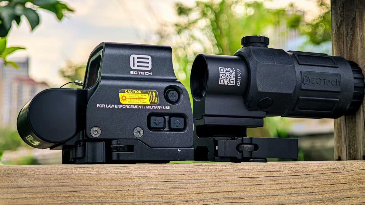 EOTECH Holographic Red & Green Dot Sight with Magnifier Combo - Military-Grade Coatings, Black